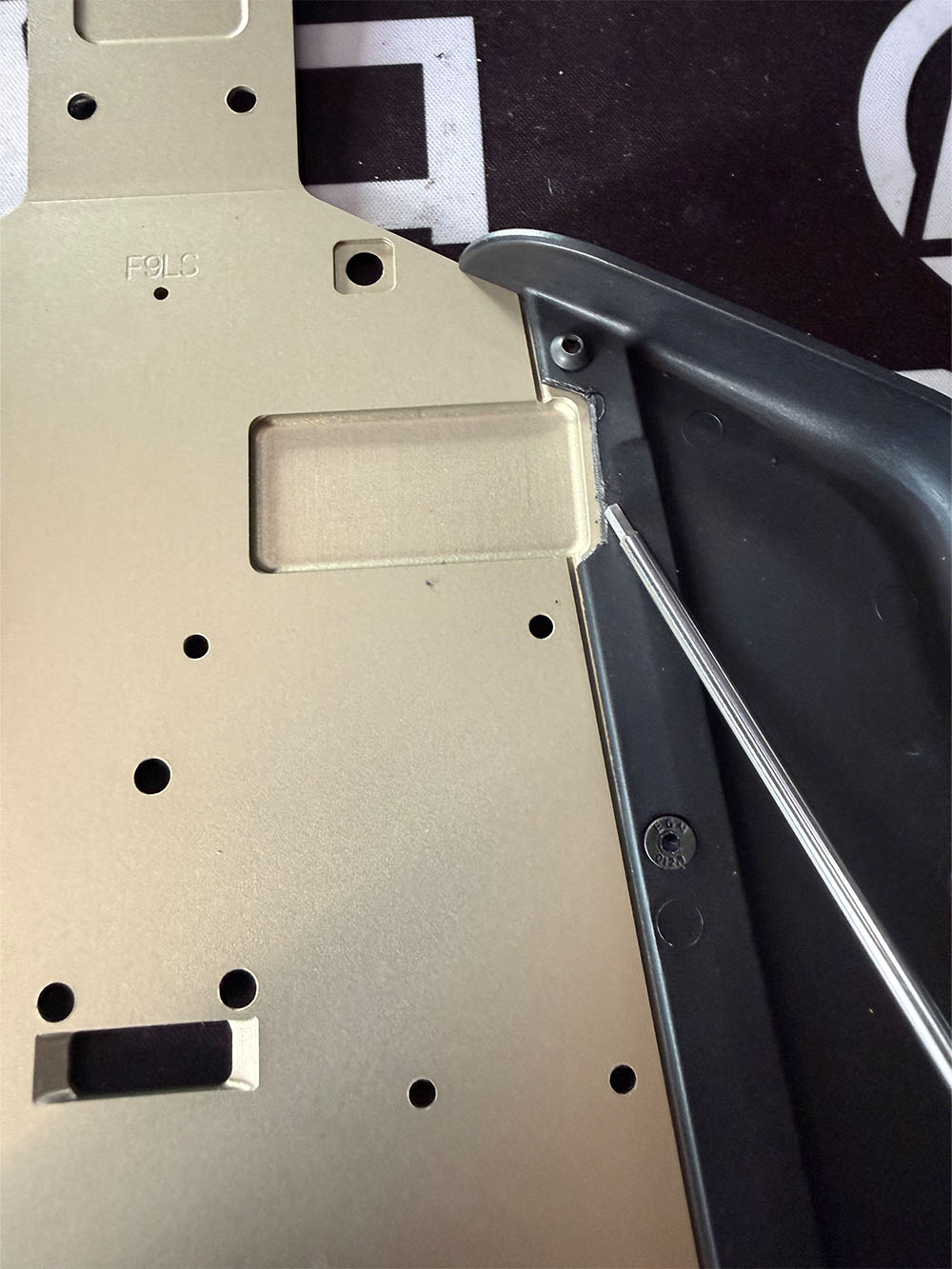 cut-sideguard-servo-2.jpg